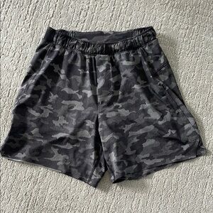 Lululemon Athletica Men’s Pace Breaker Lined Black and Gray Athletic Shorts